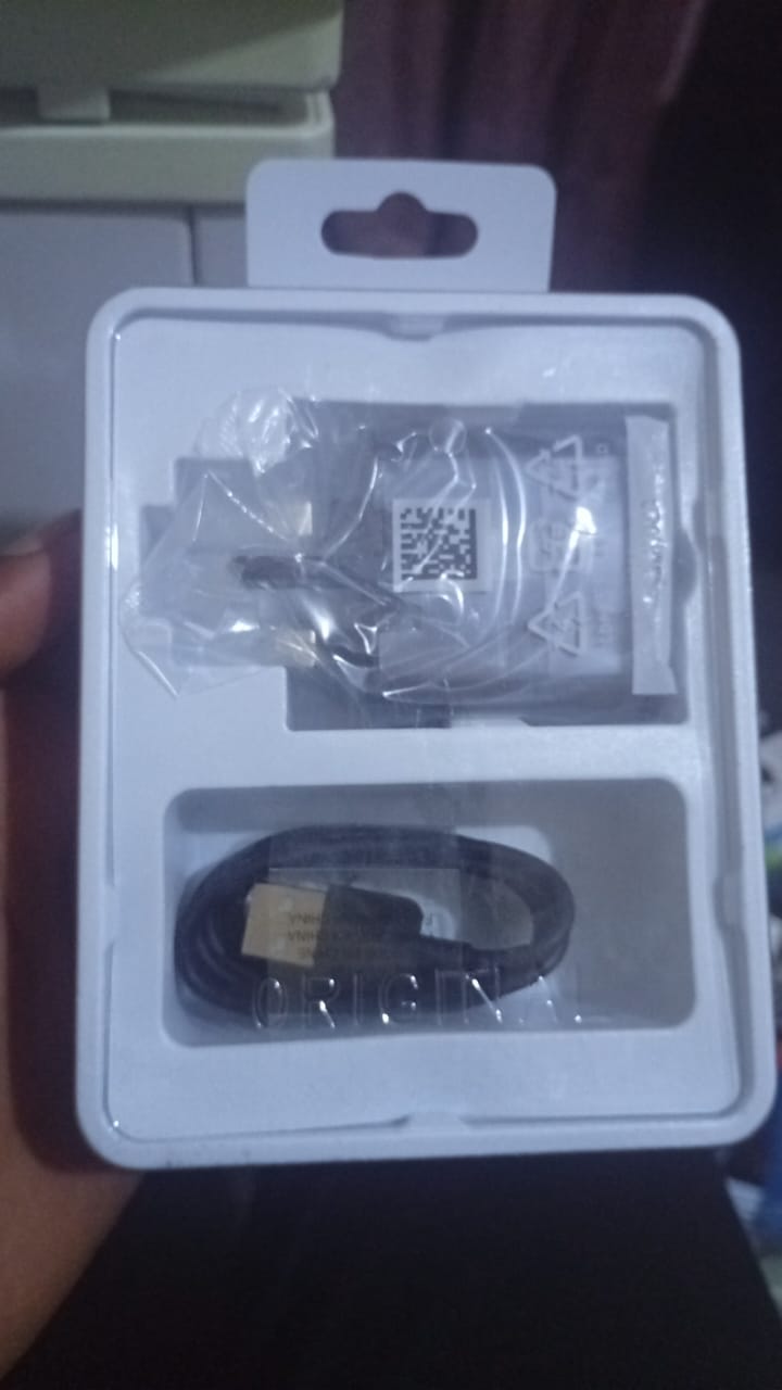 SAMSUNG TYPE C CHARGER